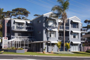 Гостиница Mollymook Cove Apartments  Моллимук